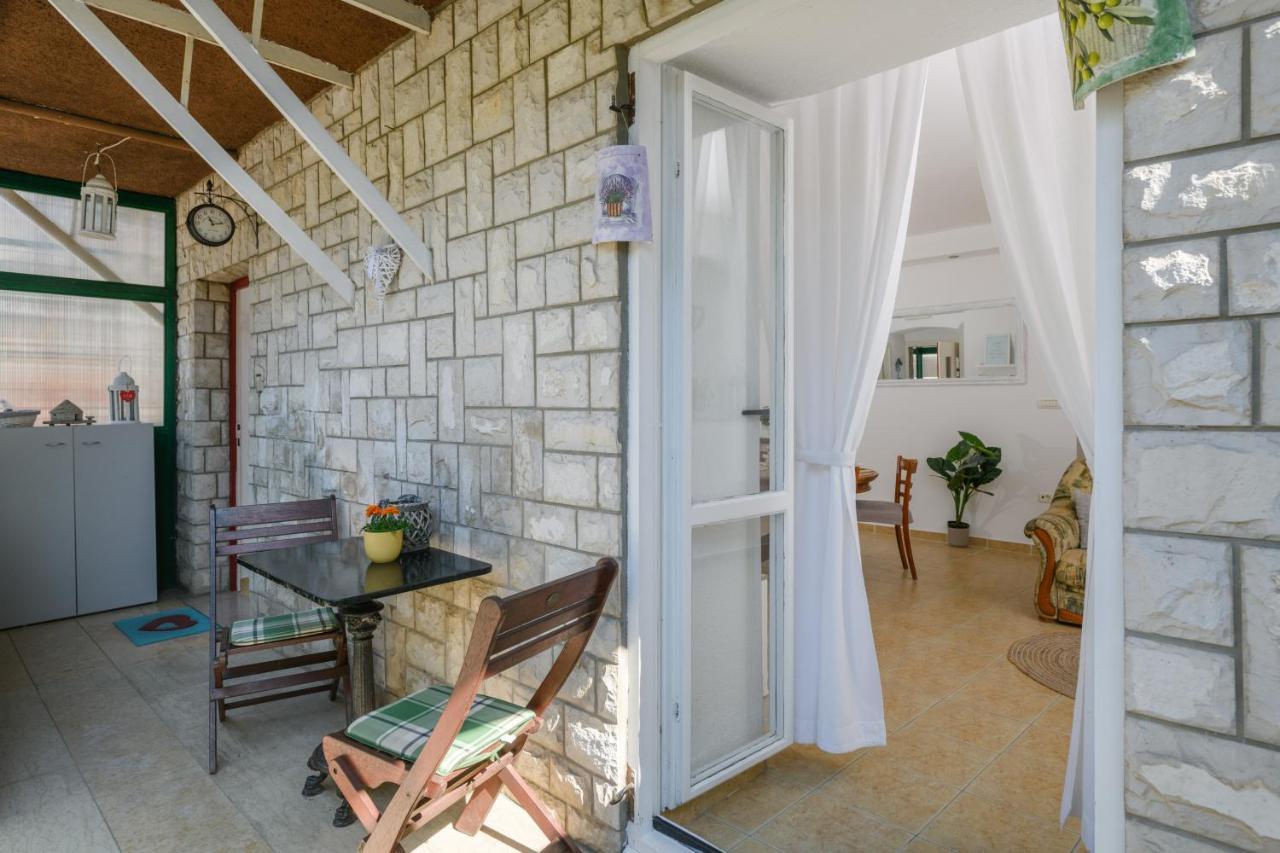 Apartman Aleksandra بولا المظهر الخارجي الصورة